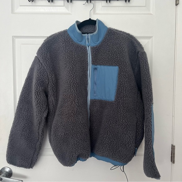Aritzia Jackets & Blazers - Gray and Blue Sherpa Fleece TNA Aritzia Jacket